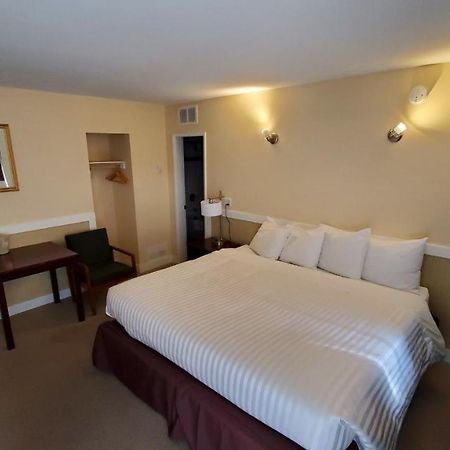 Comox Valley Inn & Suites Courtenay Bagian luar foto