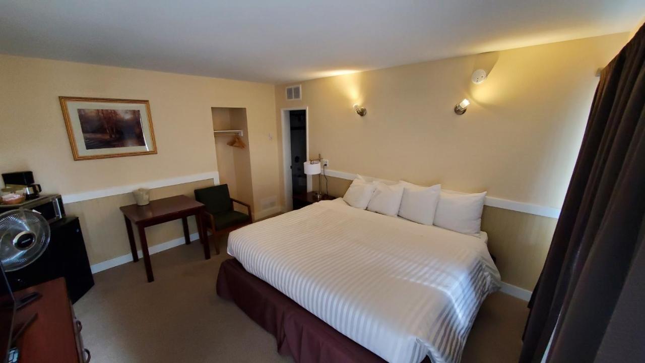 Comox Valley Inn & Suites Courtenay Bagian luar foto