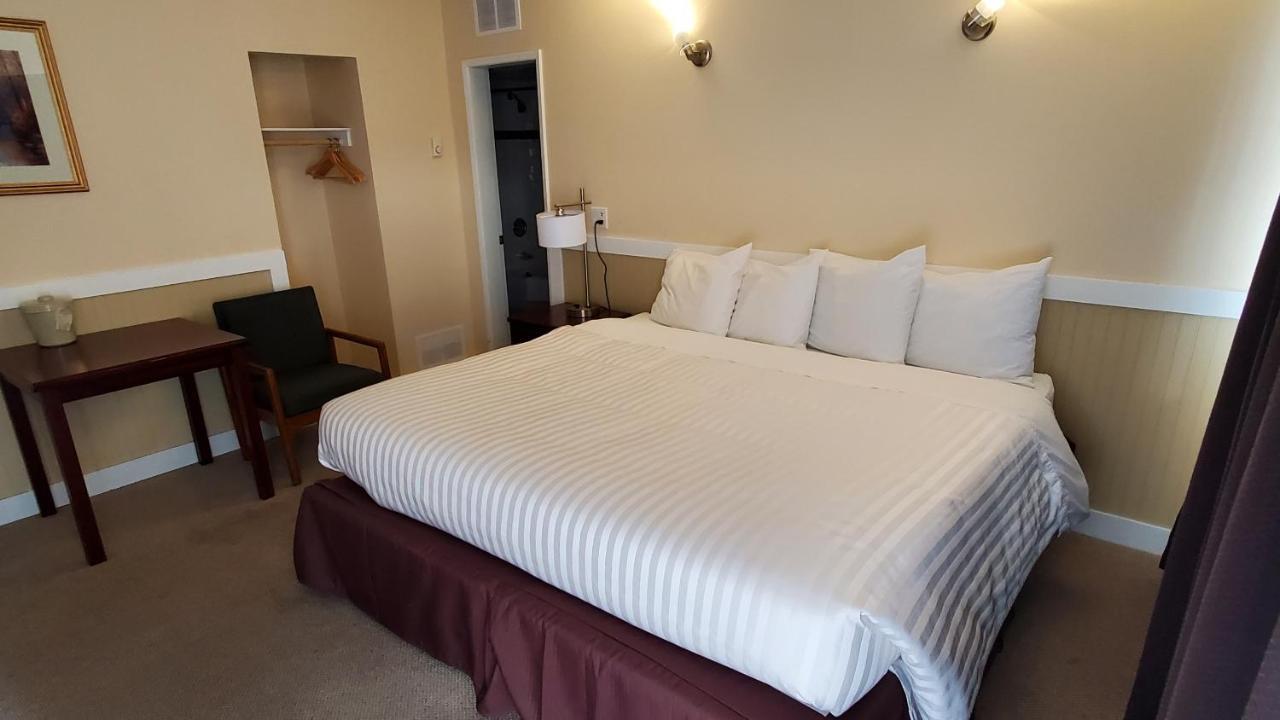Comox Valley Inn & Suites Courtenay Bagian luar foto