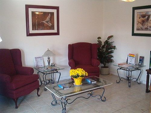 Comox Valley Inn & Suites Courtenay Bagian luar foto